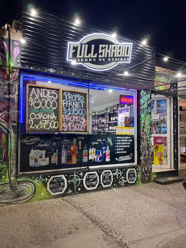 Full Skabio